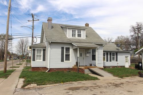 216 S Grant St, Clinton, IL, 61727-1927 | Card Image