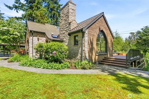 17014 25th Ave Ne, Lake Forest Park, WA, 98155-6150 | Card Image