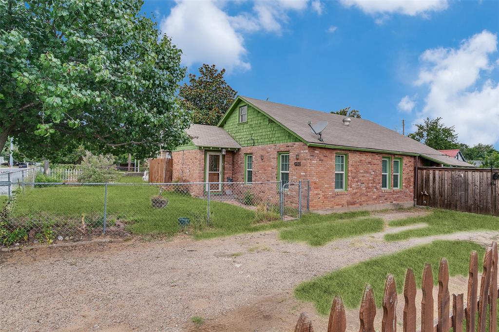 Blackstone Dr, River Oaks, TX 76114