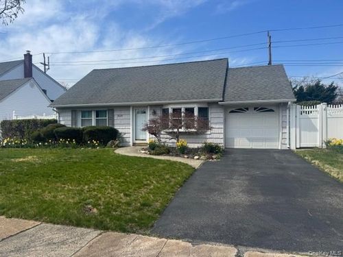 3519 Princeton Dr N, Wantagh, NY, 11793-3531 | Card Image