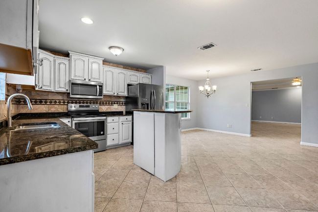 176 Cripple Crk, House other with 4 bedrooms, 3 bathrooms and 12 parking in Cedar Creek TX | Image 13