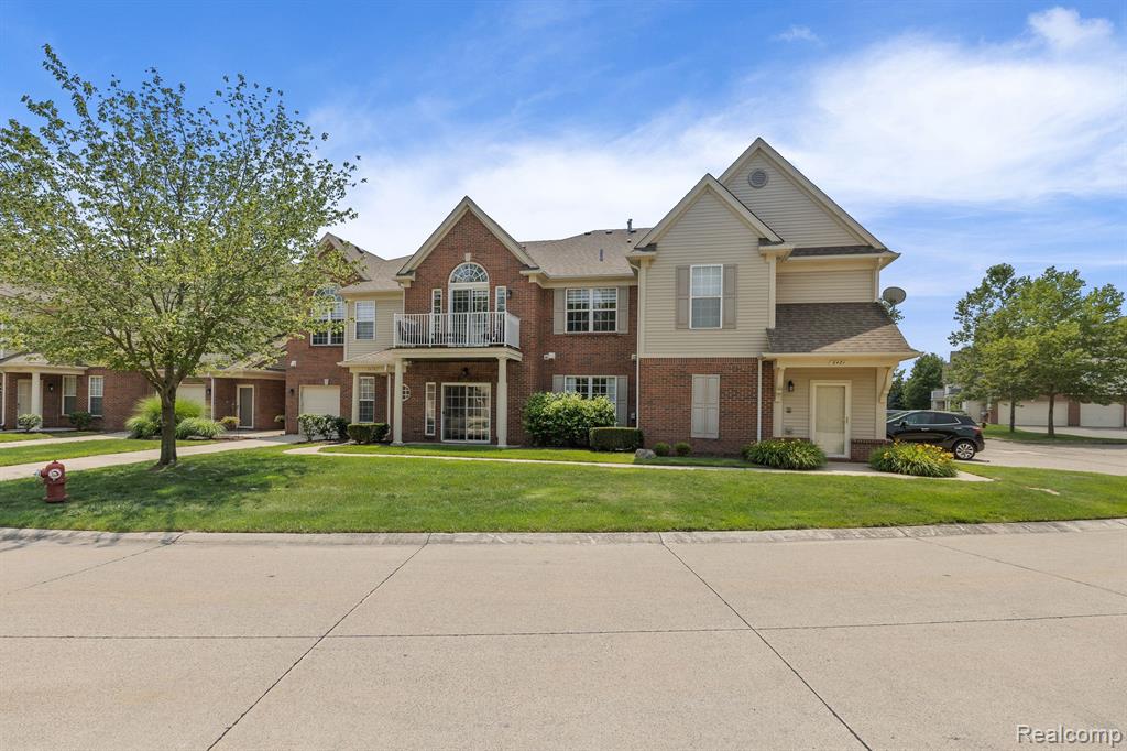 Heywood Cir, Sterling Heights, MI 48312