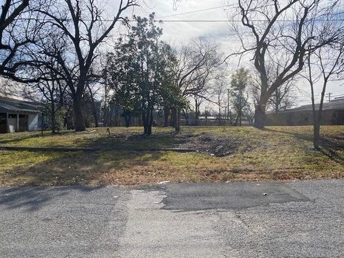 314 E 2nd St, Bonham, TX, 75418-4409 | Card Image