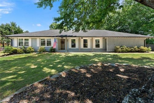 10 Davis St, Cartersville, GA, 30120-3834 | Card Image