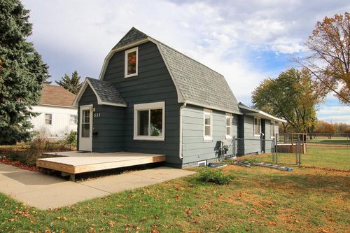 533 Huron St Se, Hutchinson, MN, 55350-2918 | Card Image