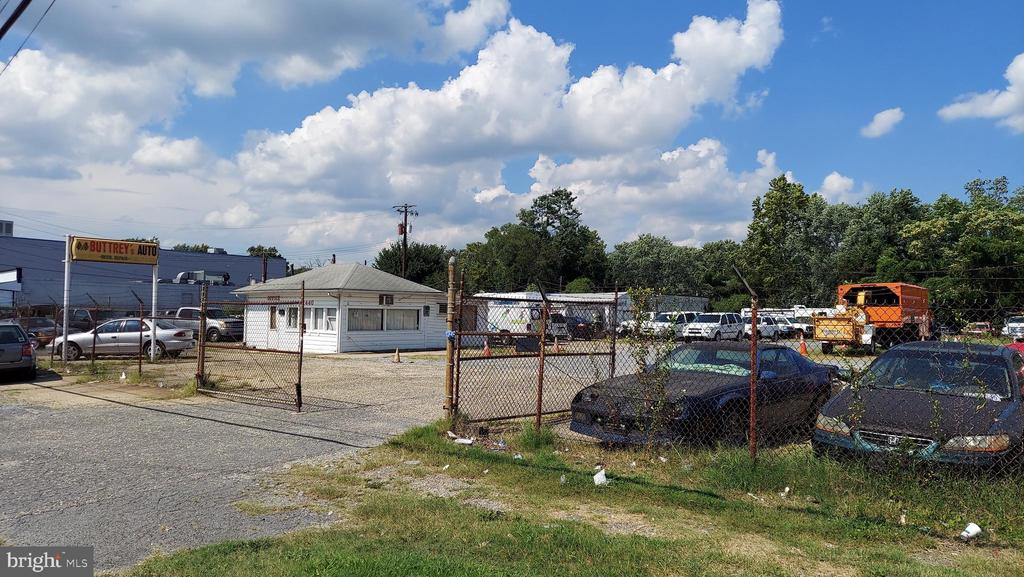 2440 Chillum Rd, Hyattsville, MD 20782