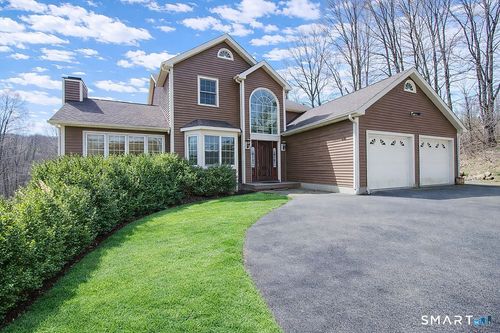 22 Meadowood Dr, New Milford, CT, 06776-5732 | Card Image