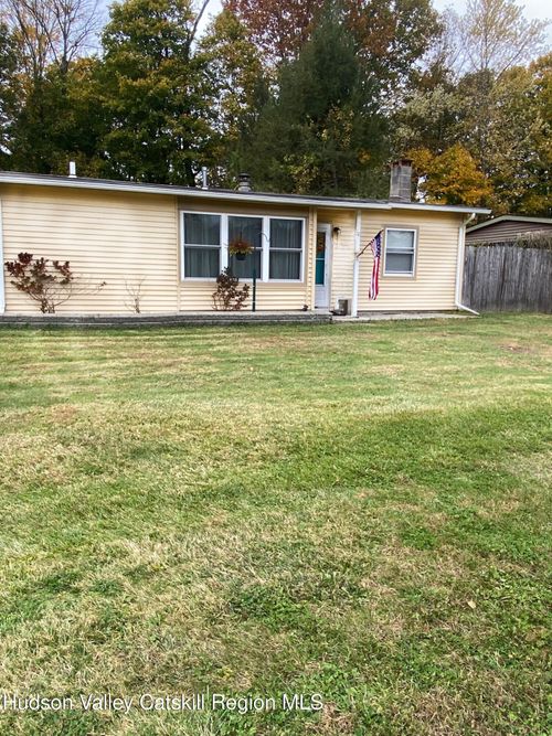 10 Park Cir, Mount Marion, NY, 12456-6009 | Card Image