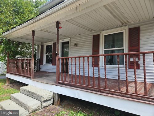 218 Calvert St, JERSEY SHORE, PA, 17740-1310 | Card Image