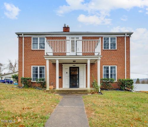 805 Watauga St, Kingsport, TN, 37660-4451 | Card Image