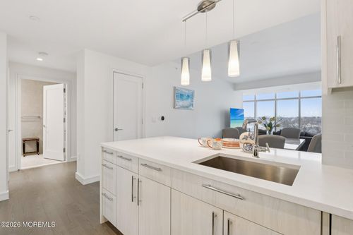 525-15 Morris Ave, Long Branch, NJ, 07740-3803 | Card Image