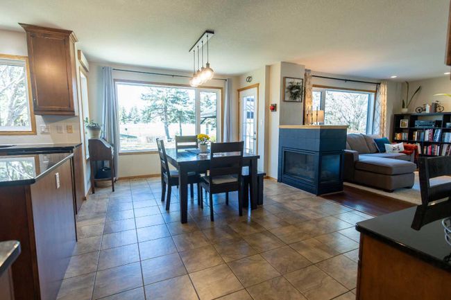 249 Fairway Drive, Home with 4 bedrooms, 3 bathrooms and 5 parking in Coaldale AB | Image 8