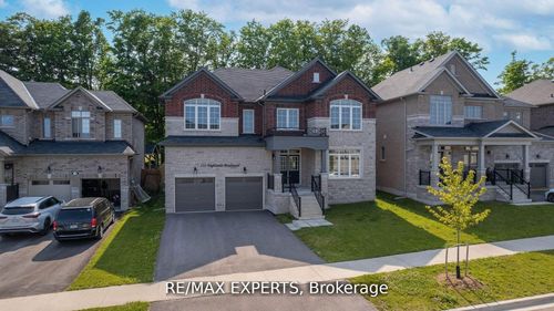 131 Highlands Blvd, Millbrook, ON, L0A1G0 | Card Image