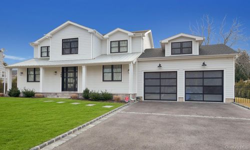 165 Marine Pl, Greenport, NY, 11944-2535 | Card Image