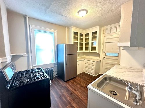 apt-1l-577 Pleasant St, Holyoke, MA, 01040-2367 | Card Image