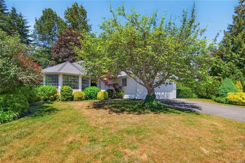 2022 Valley View Dr, Courtenay, BC, V9N8M4 | Card Image