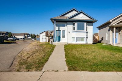 11250 74 Ave, House other with 5 bedrooms, 2 bathrooms and 4 parking in Grande Prairie AB | Image 1