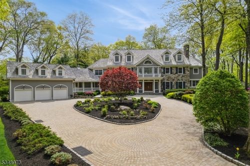 2 Queens Ct, Morristown, NJ, 07960-3316 | Card Image