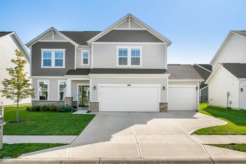 647 Bluestem Cir, New Whiteland, IN, 46184-8014 | Card Image