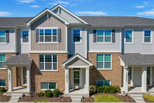 30w085 Brayman Ct, Warrenville, IL, 60563-6008 | Card Image