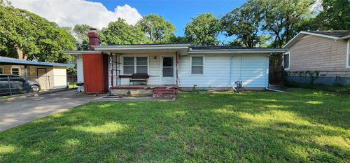 5612 Wainwright Dr, Fort Worth, TX, 76112-7660 | Card Image