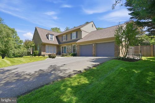 7556 Pepperell Dr, BETHESDA, MD, 20817-4655 | Card Image