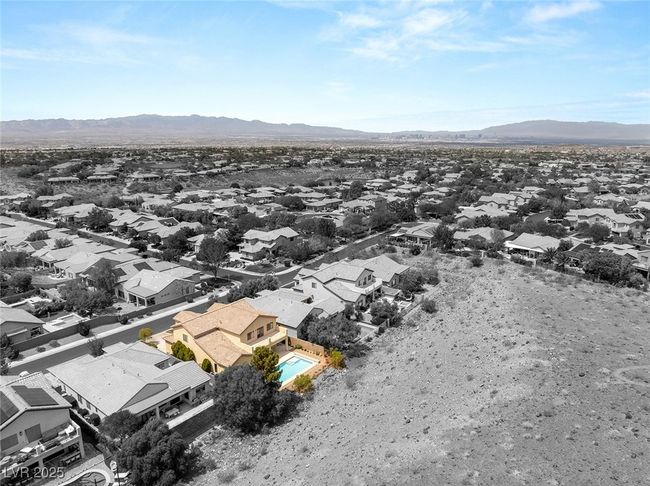17 Morninglow Pass, House other with 4 bedrooms, 4 bathrooms and null parking in Henderson NV | Image 50
