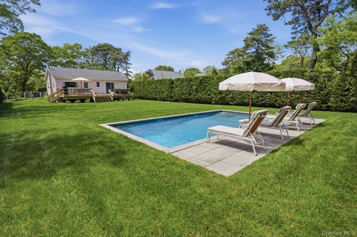 98 Peters Ln, Westhampton Beach, NY, 11978-1426 | Card Image