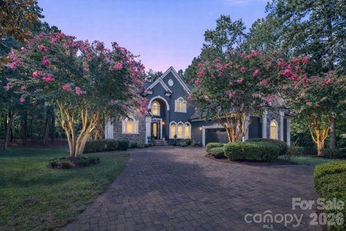 8915 Warwicke Ln, Sherrills Ford, NC, 28673-3003 | Card Image