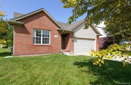 30945 Cousino Dr, Warren, MI, 48092-1993 | Card Image