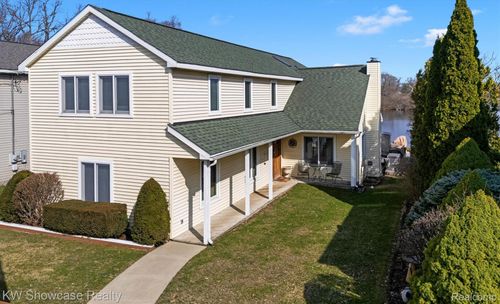 2324 N Duck Lake Rd, Highland, MI, 48356-2402 | Card Image