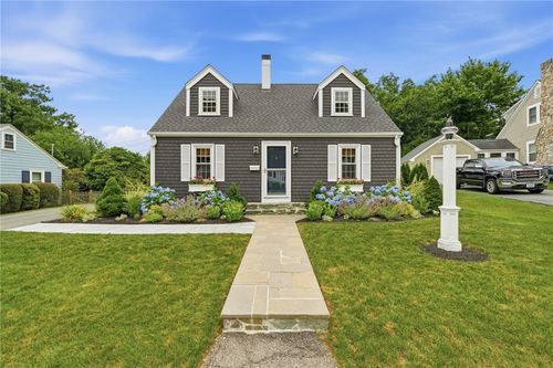 33 Nicholson Cres, Middletown, RI, 02842-5409 | Card Image