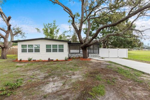 715 W Bougainvillea Ave, Tampa, FL, 33612-7448 | Card Image