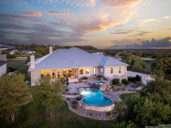 371 River Cliff Pl, House other with 4 bedrooms, 4 bathrooms and null parking in Spring Branch TX | Image 4