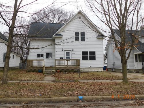825 Wallace St, Cadillac, MI, 49601-1455 | Card Image