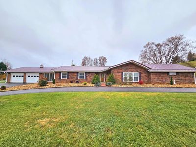 189 Bland St., House other with 4 bedrooms, 3 bathrooms and 4 parking in North Tazewell VA | Image 1