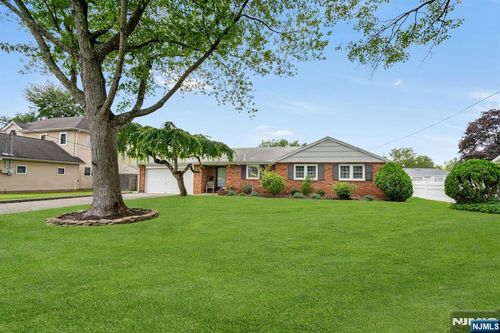 16 Sullivan Dr, Emerson, NJ, 07630-1339 | Card Image