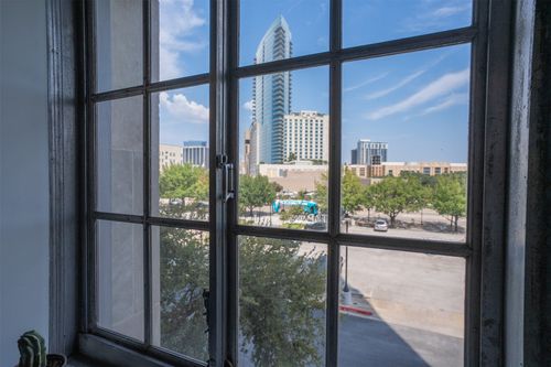 unit-2012-221 W Lancaster Ave, Fort Worth, TX, 76102-6614 | Card Image