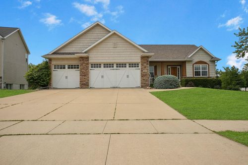 1407 Quail Ridge Rd, Cedar Falls, IA, 50613-4934 | Card Image