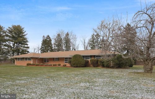 28 W Church Rd, LAWRENCE TOWNSHIP, NJ, 08648-2708 | Card Image