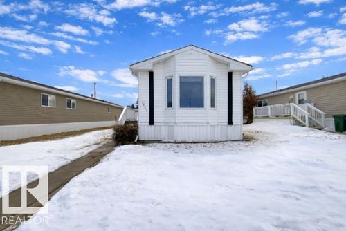 4805 49 Ave, Wetaskiwin, AB, T9A0G5 | Card Image