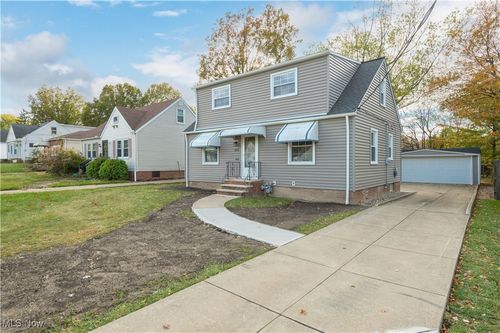 1854 E 300th St, Wickliffe, OH, 44092-1665 | Card Image