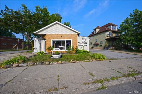 925 Abbott Rd, Buffalo, NY, 14220-2423 | Card Image