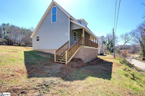 20 E Pine St, Startex, SC, 29377-5024 | Card Image