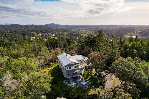 4801 Excelsior Rd, Victoria, BC, V9E2E5 | Card Image