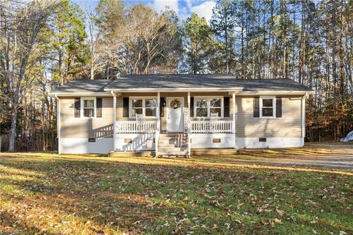 192 Hussey Ln, Robbins, NC, 27325-7566 | Card Image