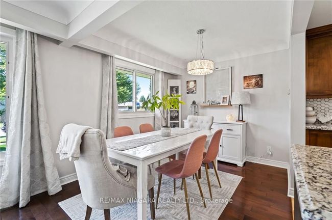 7067 Dirdene St, House other with 3 bedrooms, 2 bathrooms and 2 parking in Niagara Falls ON | Image 11