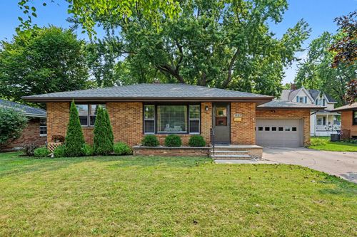 1507 Langley Ave, Saint Joseph, MI, 49085-1730 | Card Image