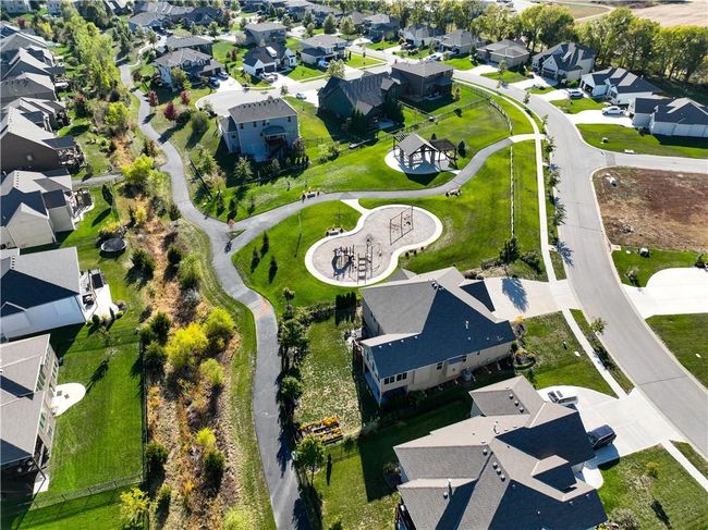 19584 Barstow Cir, House other with 5 bedrooms, 4 bathrooms and null parking in Spring Hill KS | Image 6