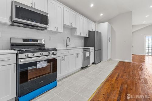 apt-2-45 Jewett Ave, Jersey City, NJ, 07304-3034 | Card Image